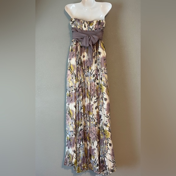 Size 8 BCBMaxAzria Dress - Picture 2 of 3